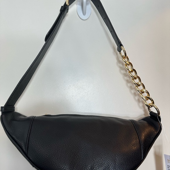 MICHAEL MICHAEL KORS
Mott Medium Leather Waistpack - Picture 13 of 14